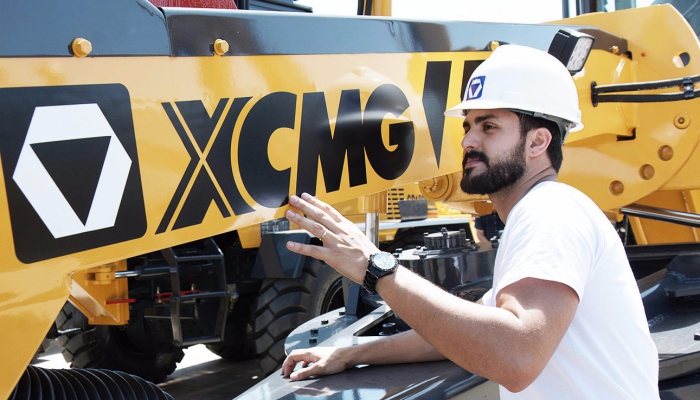 品質(zhì)，為你<br>行穩(wěn)致遠(yuǎn)，精益求精